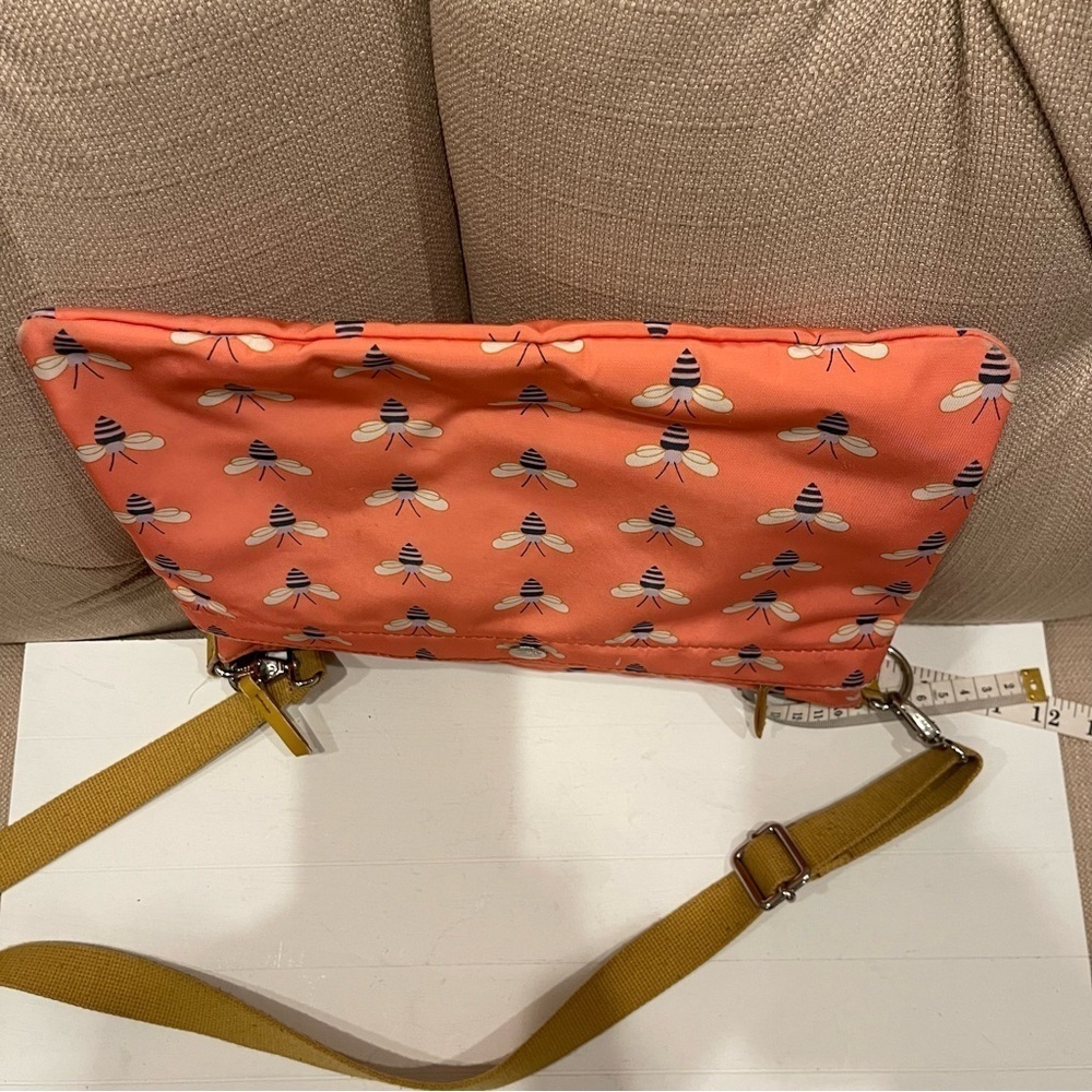 Fossil Crossbody Bumblebee Key Per Zip Bag Pink Coral Bees Women's Inner Pockets - Picture 8 of 13